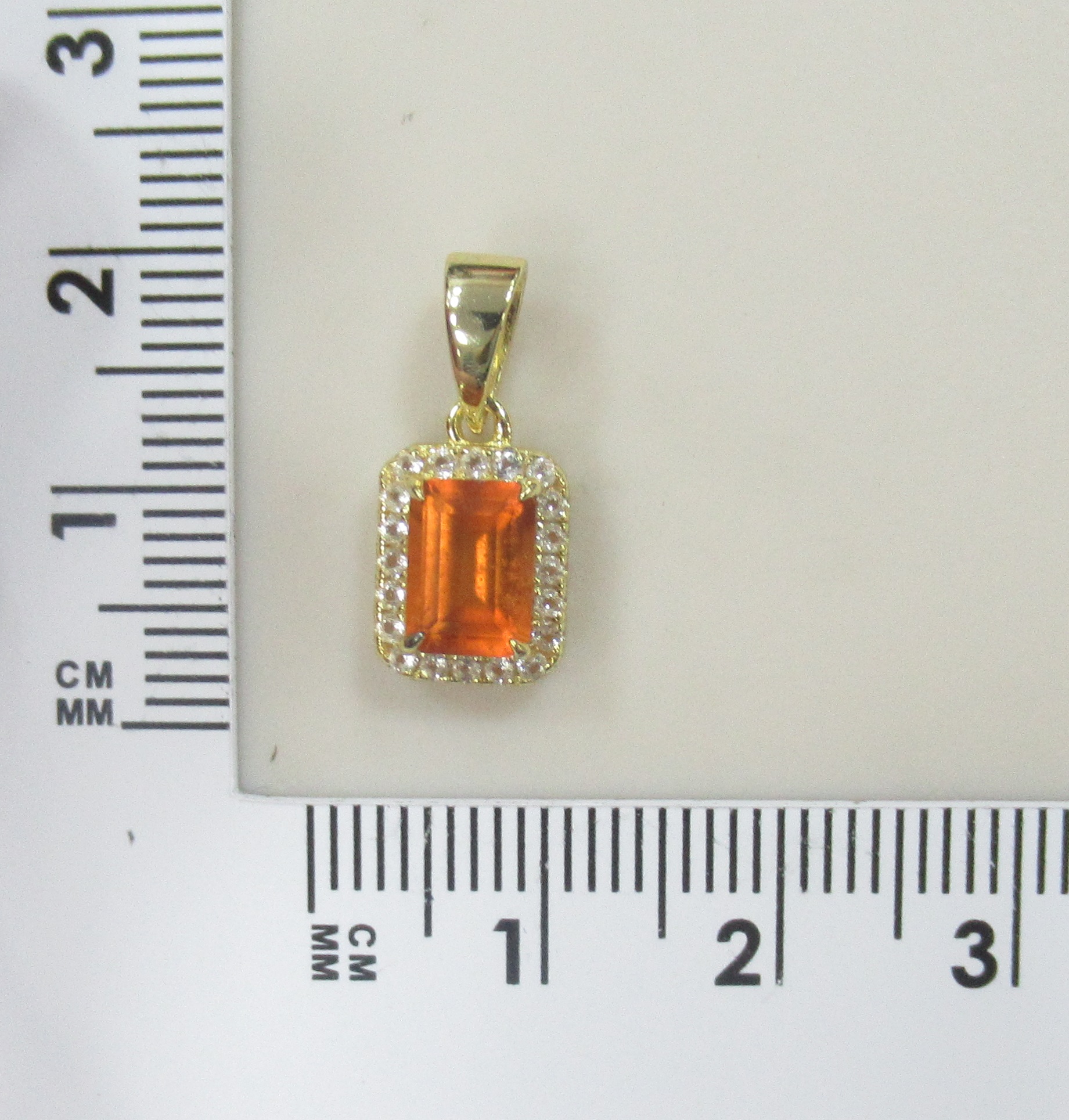 Серебряная подвеска с вульфенитом